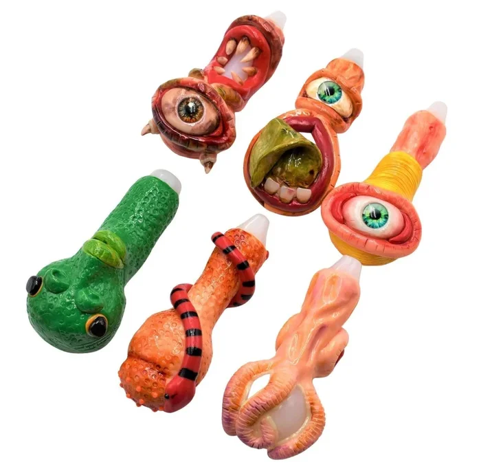 5 ” Assorted Premium Character Pipe – Color & Design May Vary – (1, 5, or 10 Count)