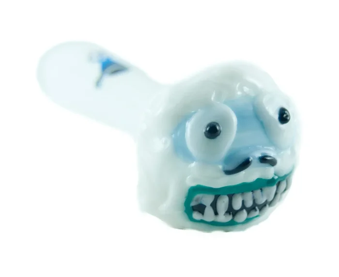 Chameleon Glass Yeti Hand Pipe – Limited Edition, Heat-Resistant Glass