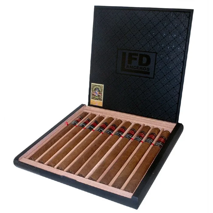 La Flor Dominicana Ligero lancero