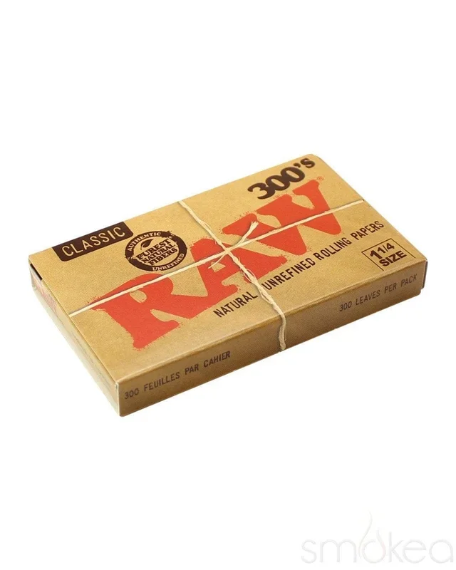 Raw 300’s Classic 1 1/4 Rolling Papers